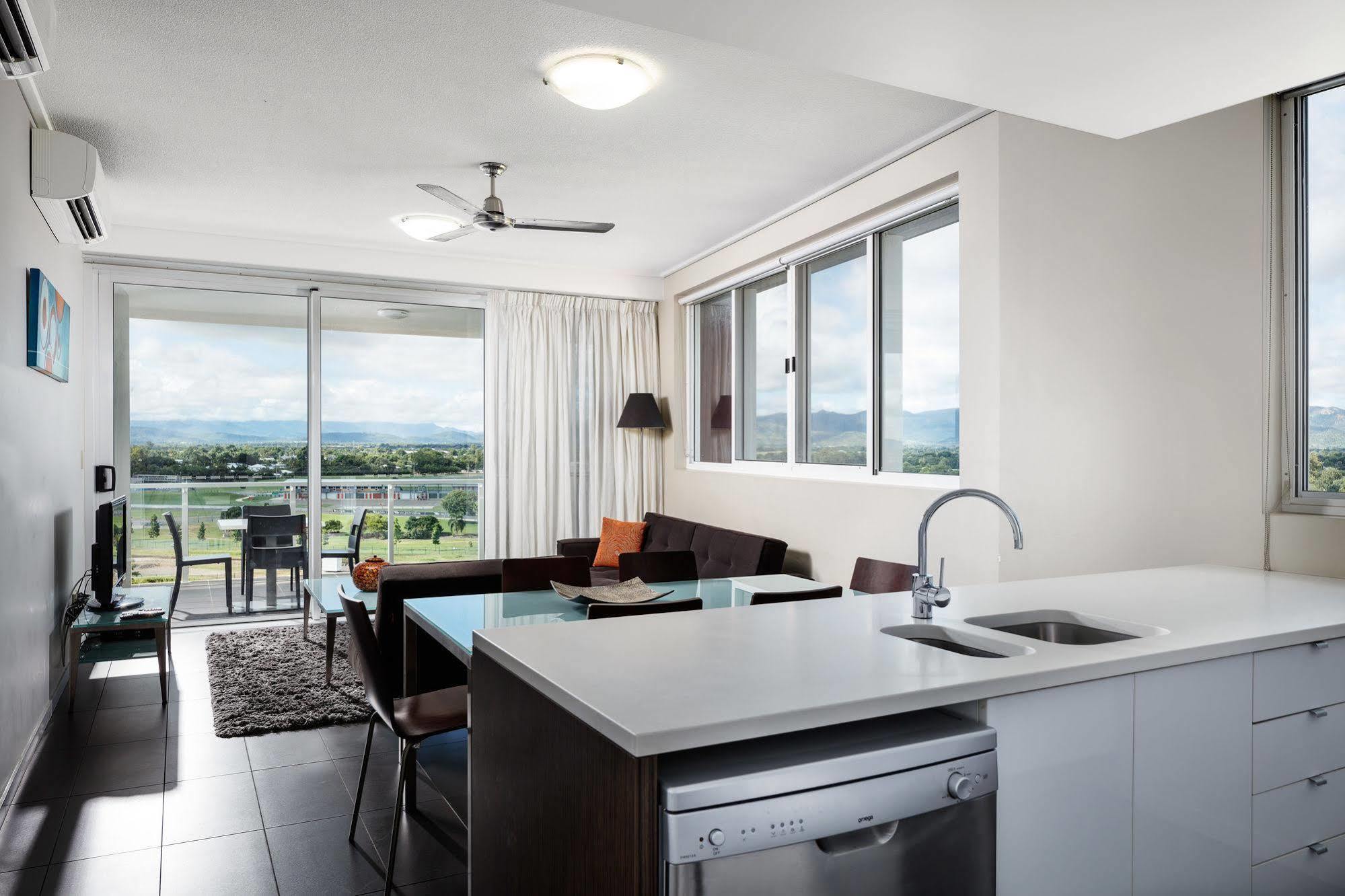 Central Holborn Apartments Townsville Eksteriør billede