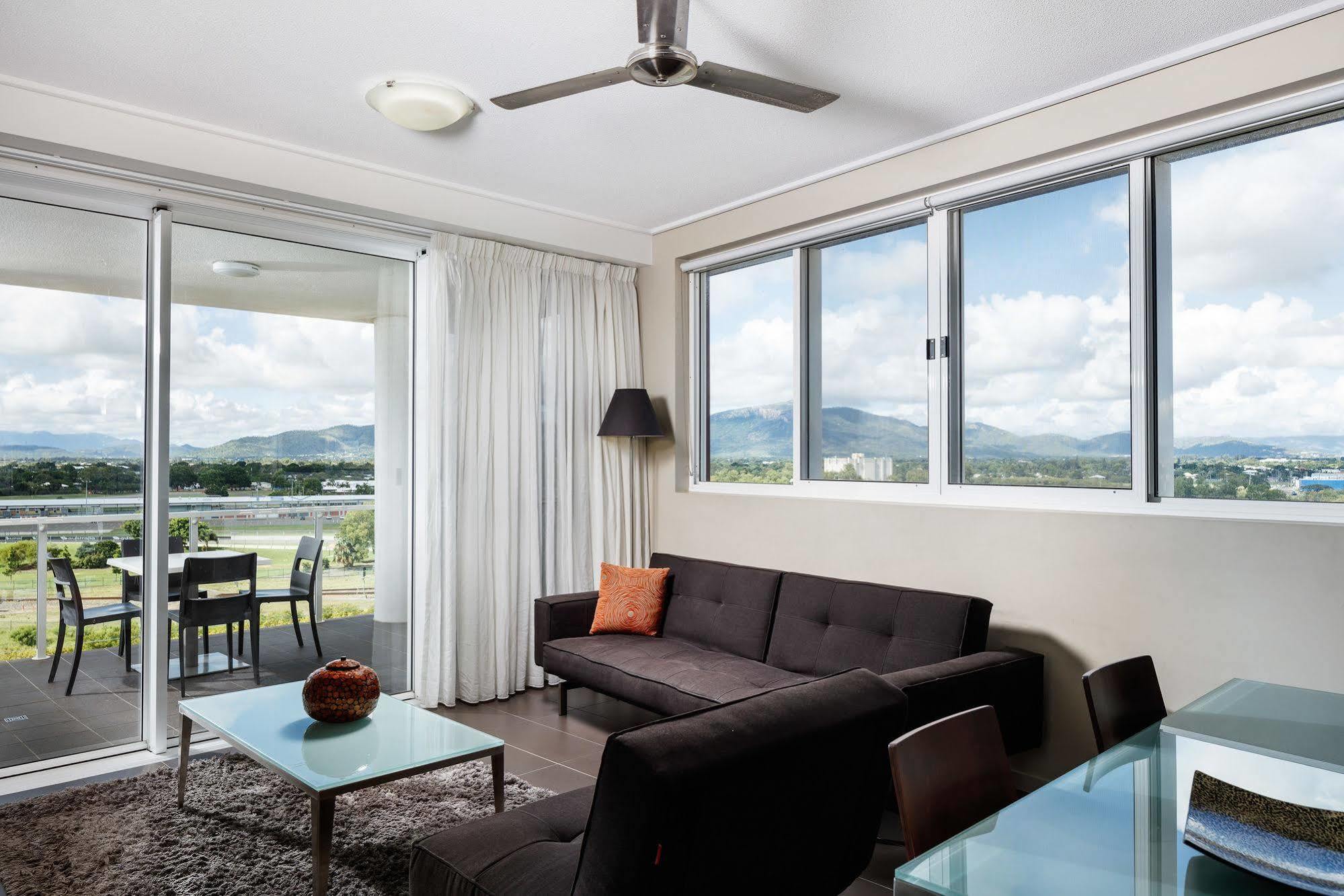 Central Holborn Apartments Townsville Eksteriør billede